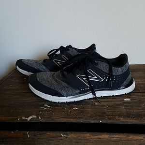 New Balance 577 back and gray tennis shoes